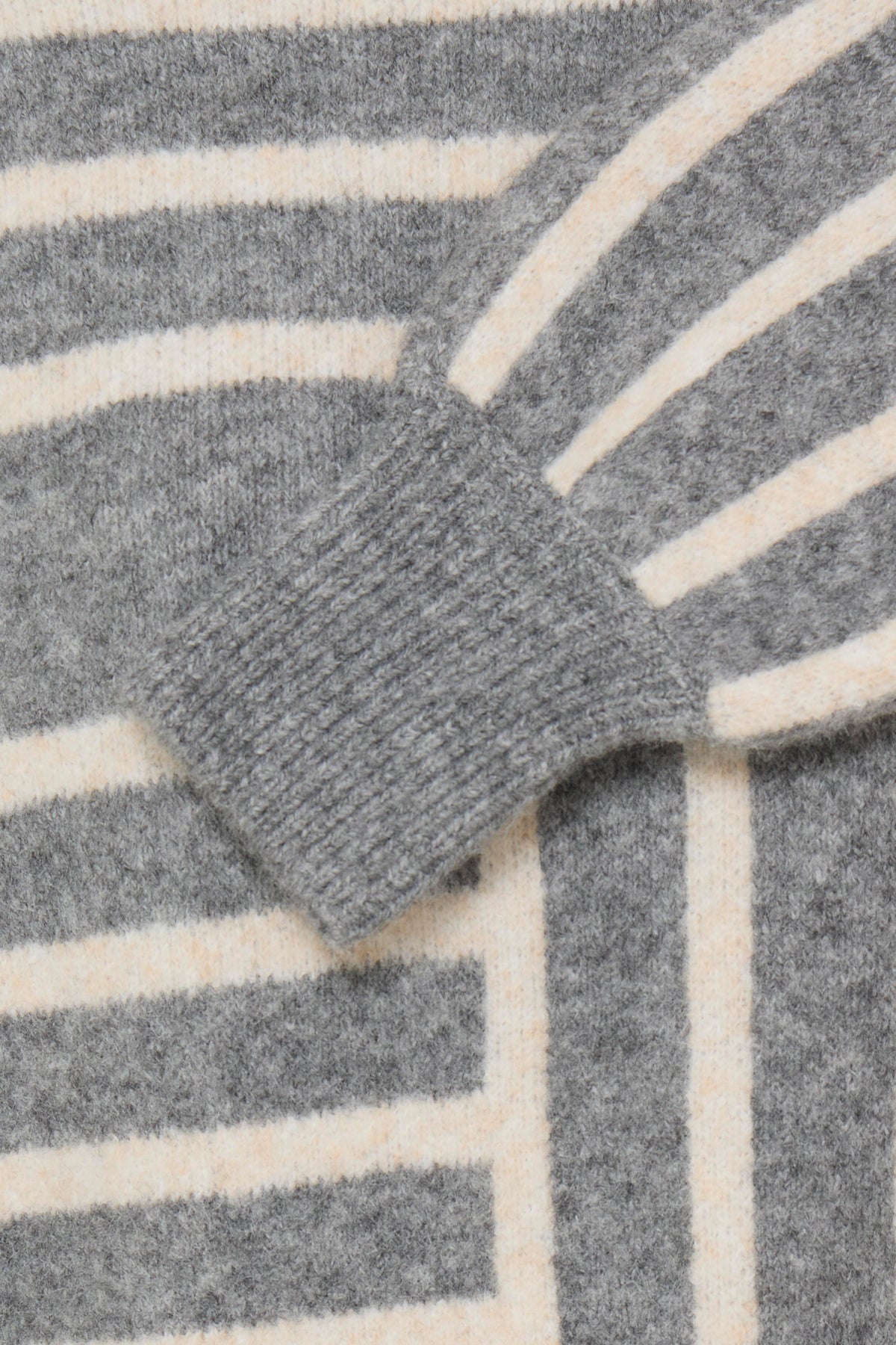 Pull géométrique gris
