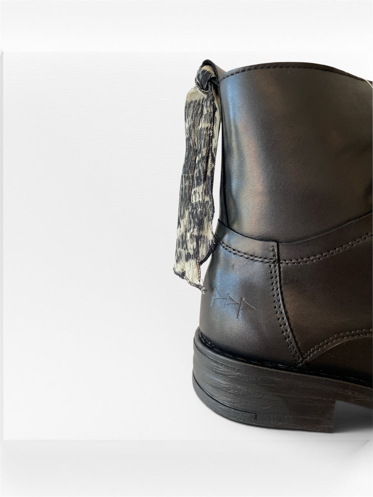 Bottines Curpo noir Détail ruban